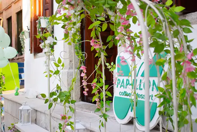 Pap-illon — Next to Kalí Stráta, Gialos Symi
